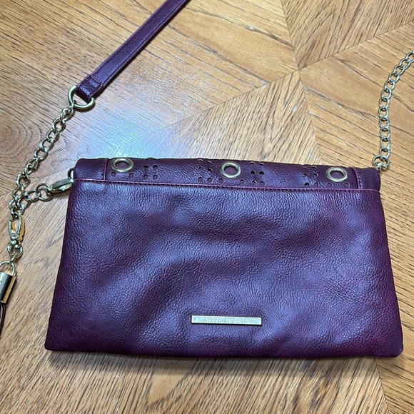 STEVE MADDEN Grommeted Crossbody - Picture 13 of 17